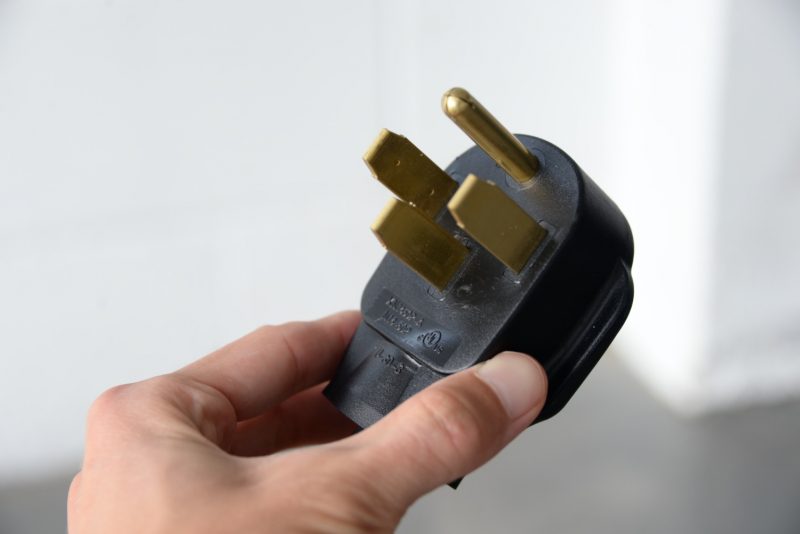 NEMA 14-15 Connector