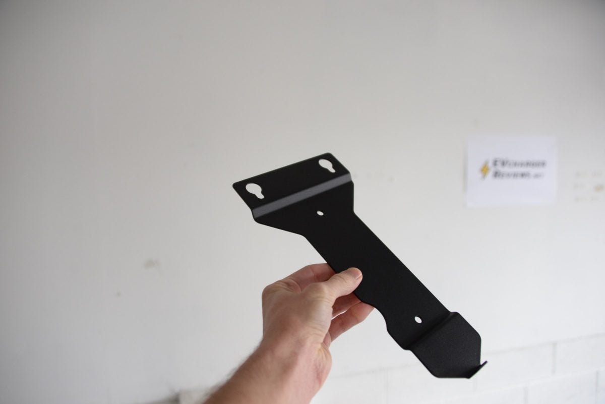 metal wall mounting bracket