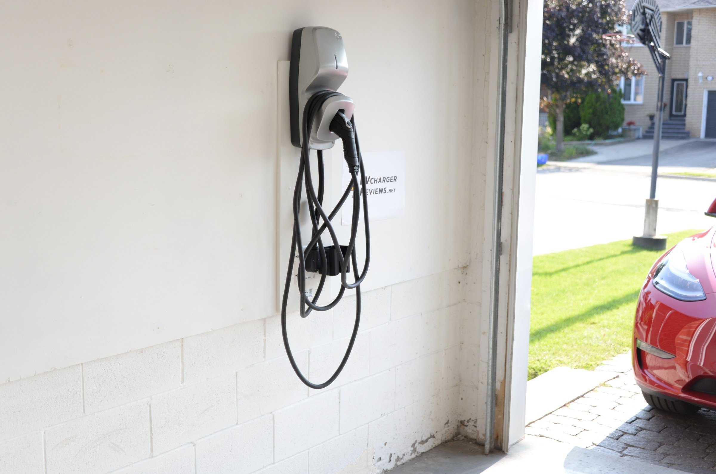 FLO X5 smart home EV charging station