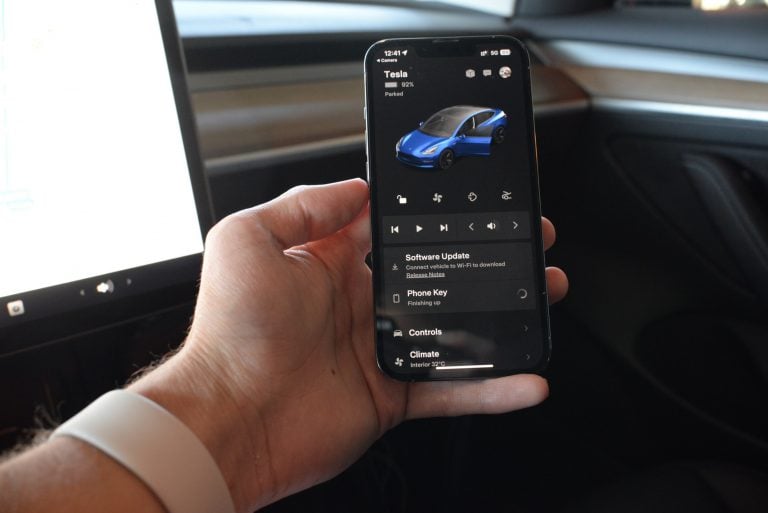 Hertz rental Tesla app access