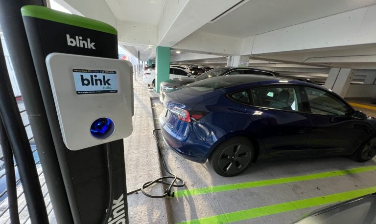Can you charge a Tesla on the Blink network?