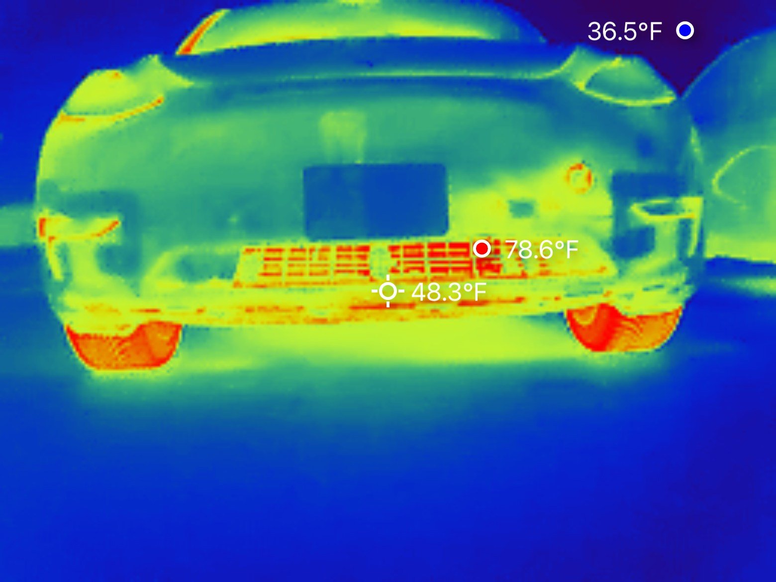 Model Y venting heat through vents, thermal image