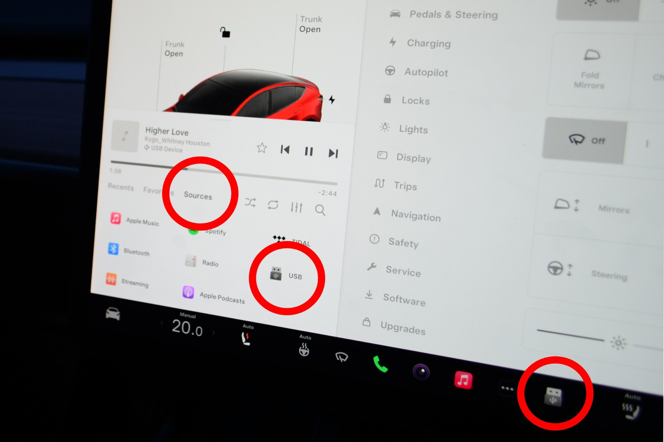 USB icon in the Tesla screen dock